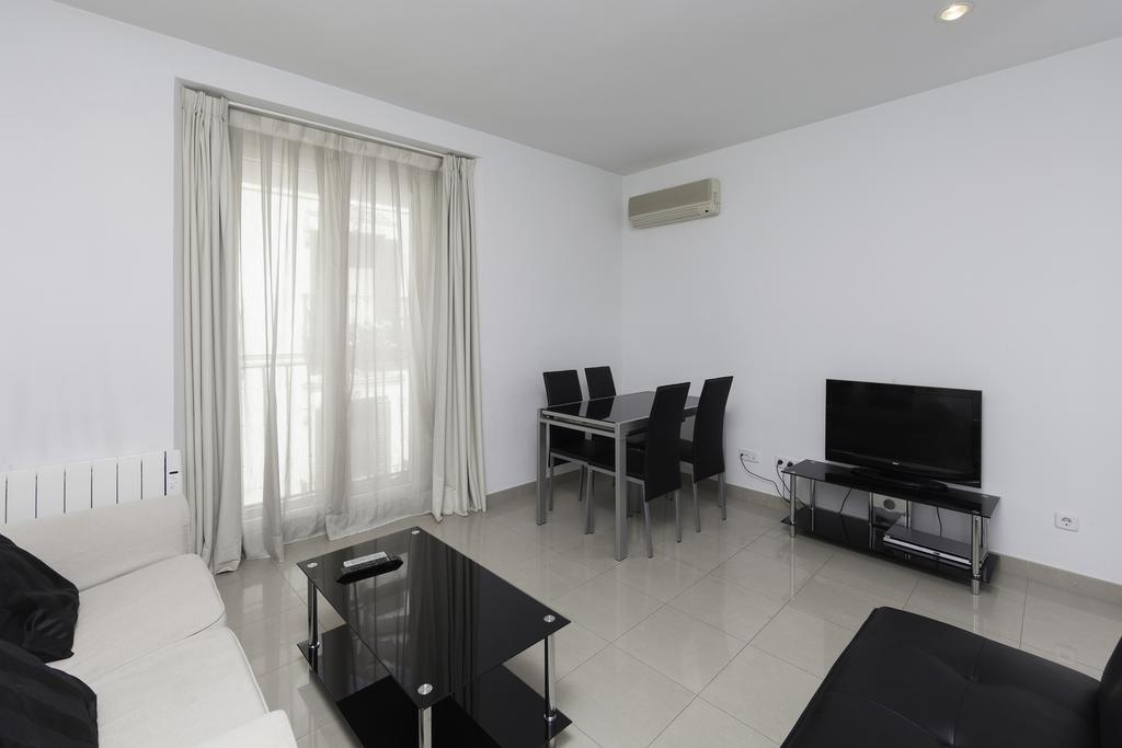 Gran Via Apartment Madrid Exterior photo