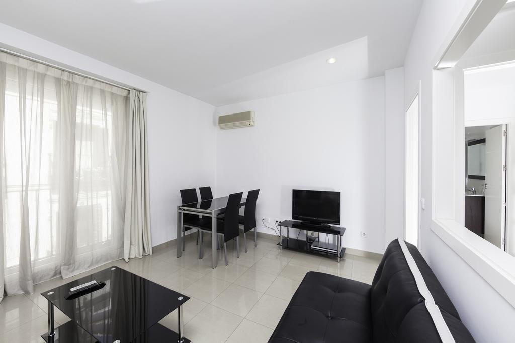 Gran Via Apartment Madrid Exterior photo
