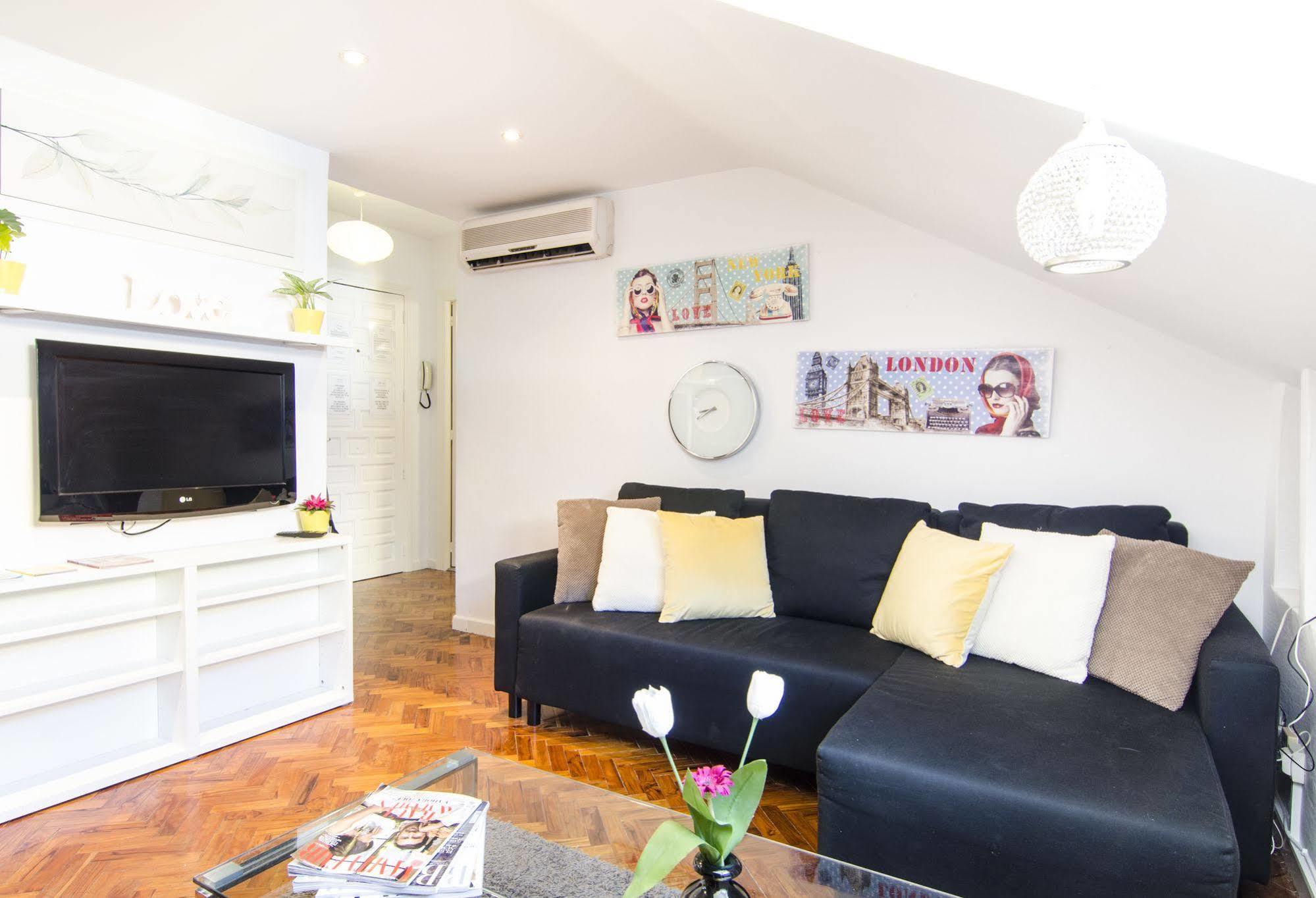 Gran Via Apartment Madrid Exterior photo