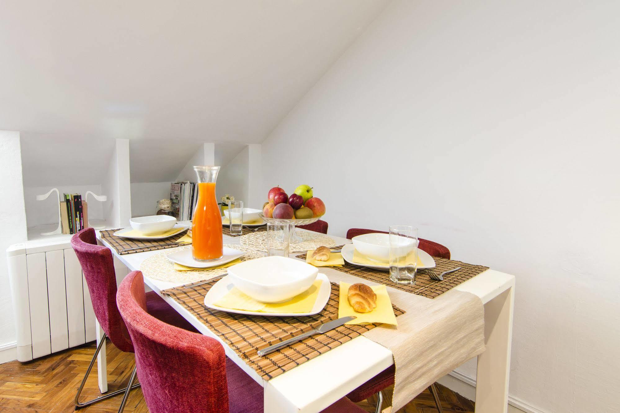 Gran Via Apartment Madrid Exterior photo